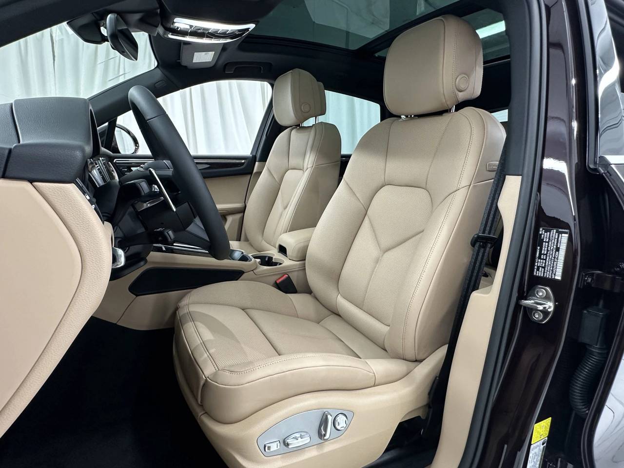 2025 Porsche Macan Newark DE