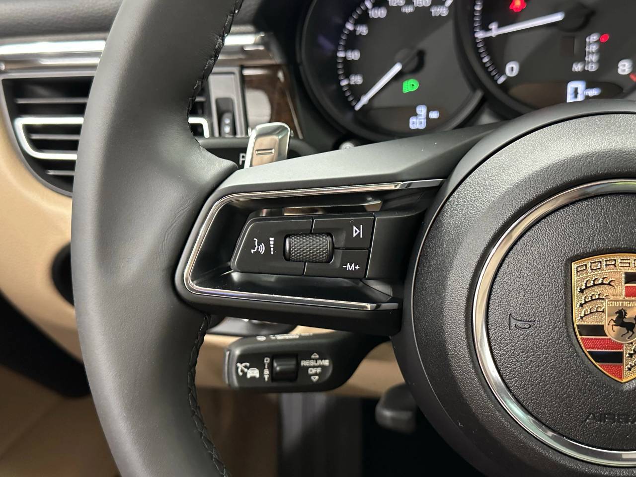 2025 Porsche Macan Newark DE