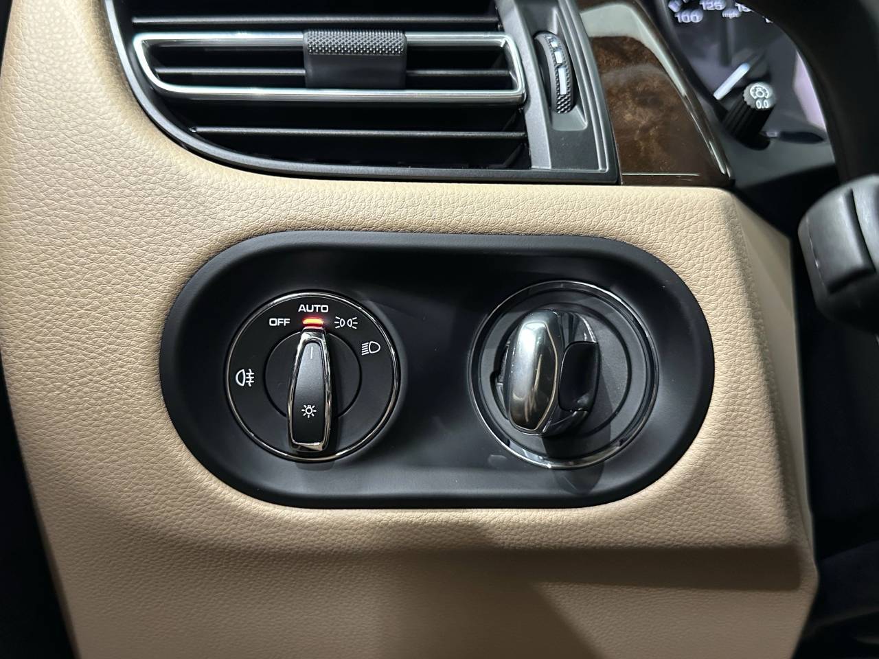 2025 Porsche Macan Newark DE