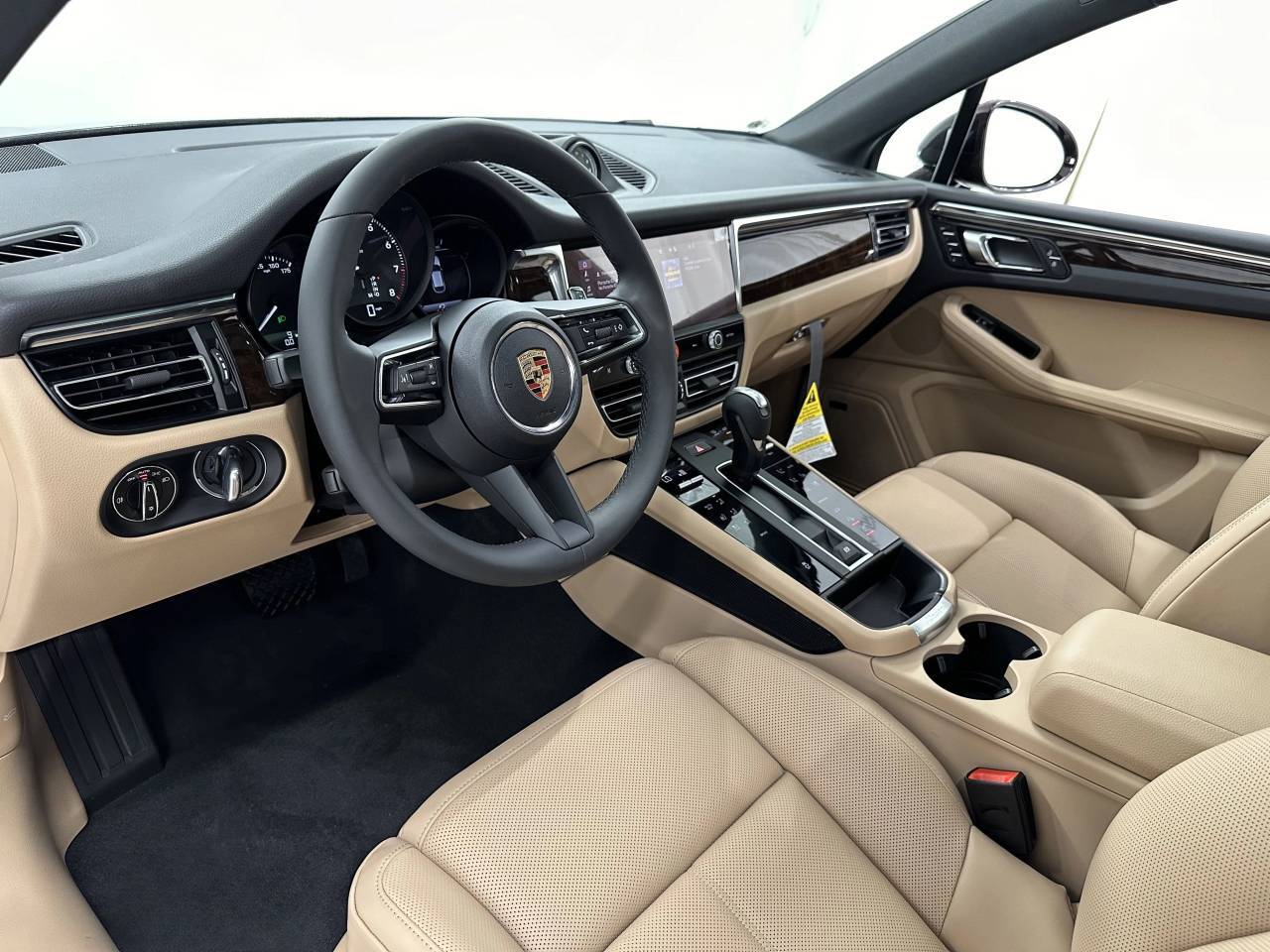 2025 Porsche Macan Newark DE