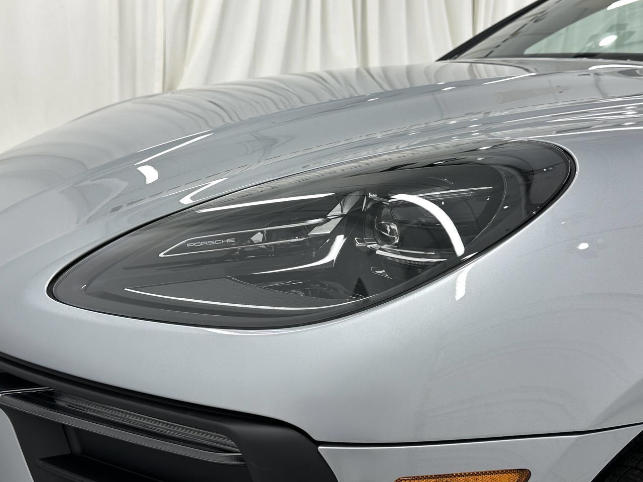 2025 Porsche Macan Newark DE
