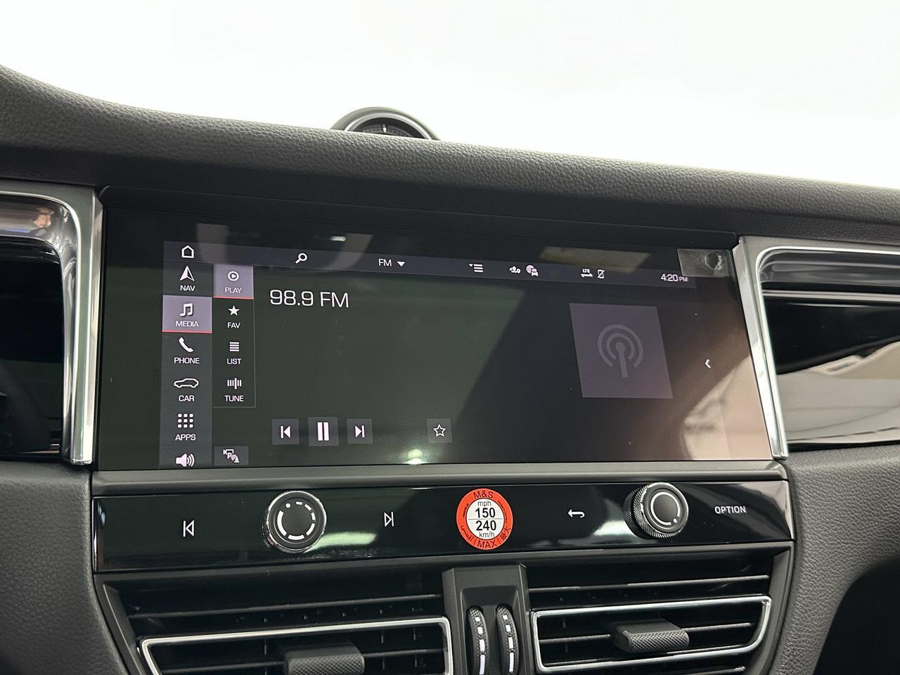 2025 Porsche Macan Newark DE