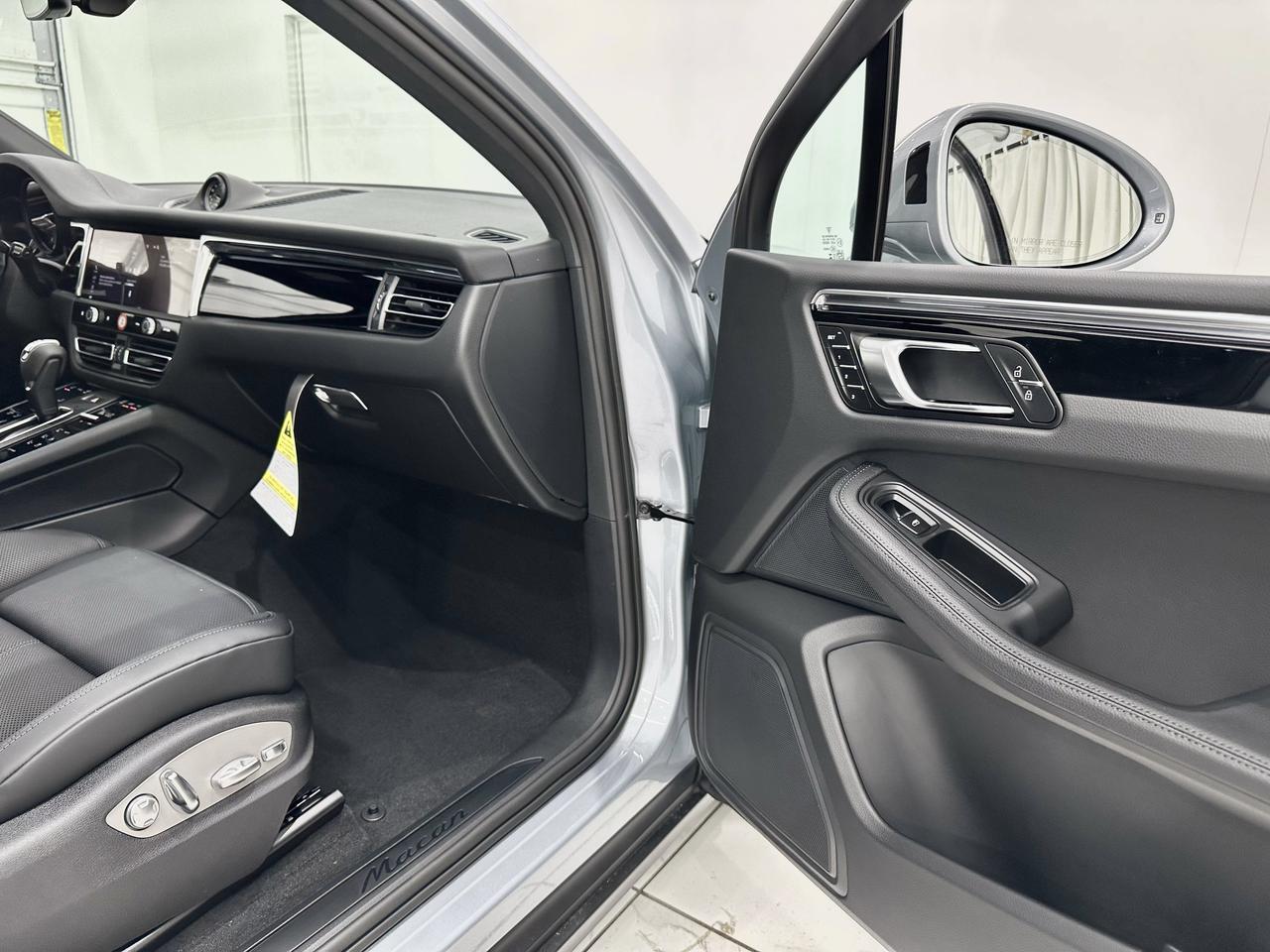 2025 Porsche Macan Newark DE