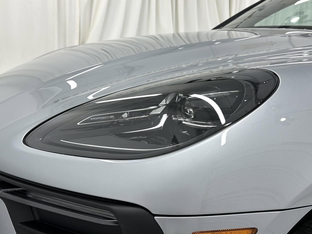 2025 Porsche Macan Newark DE