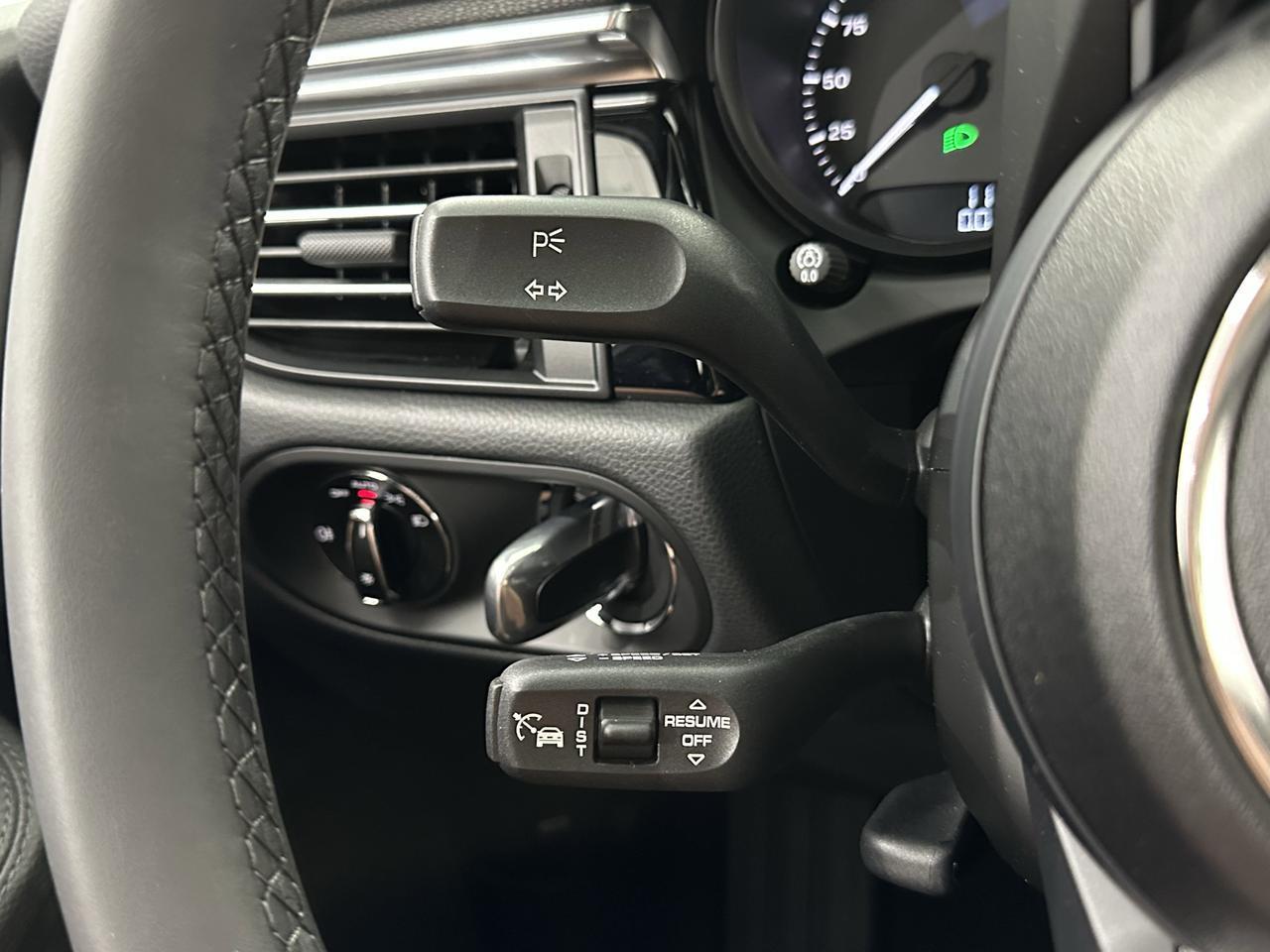 2025 Porsche Macan Newark DE