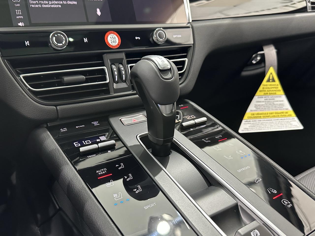 2025 Porsche Macan Newark DE