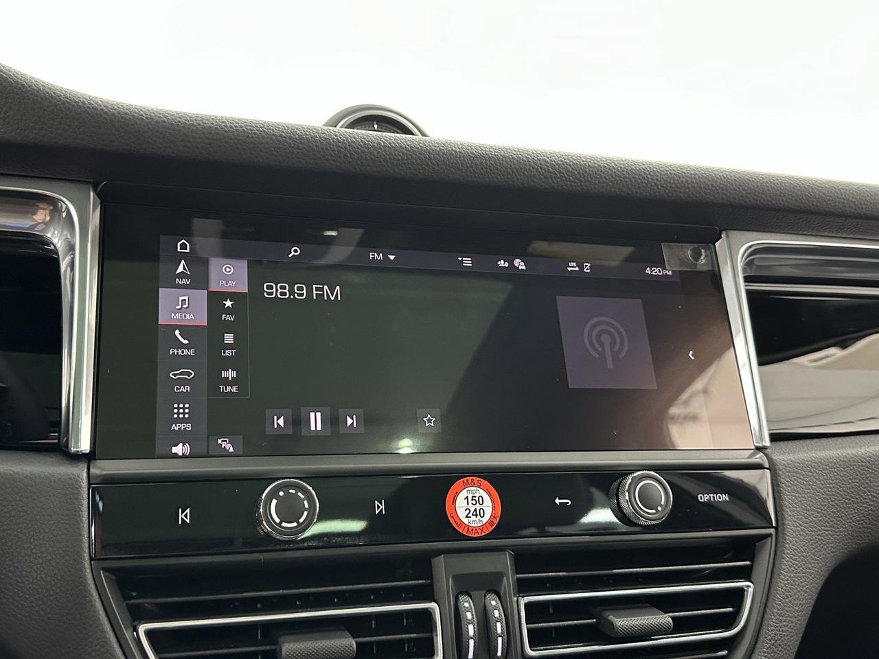 2025 Porsche Macan Newark DE