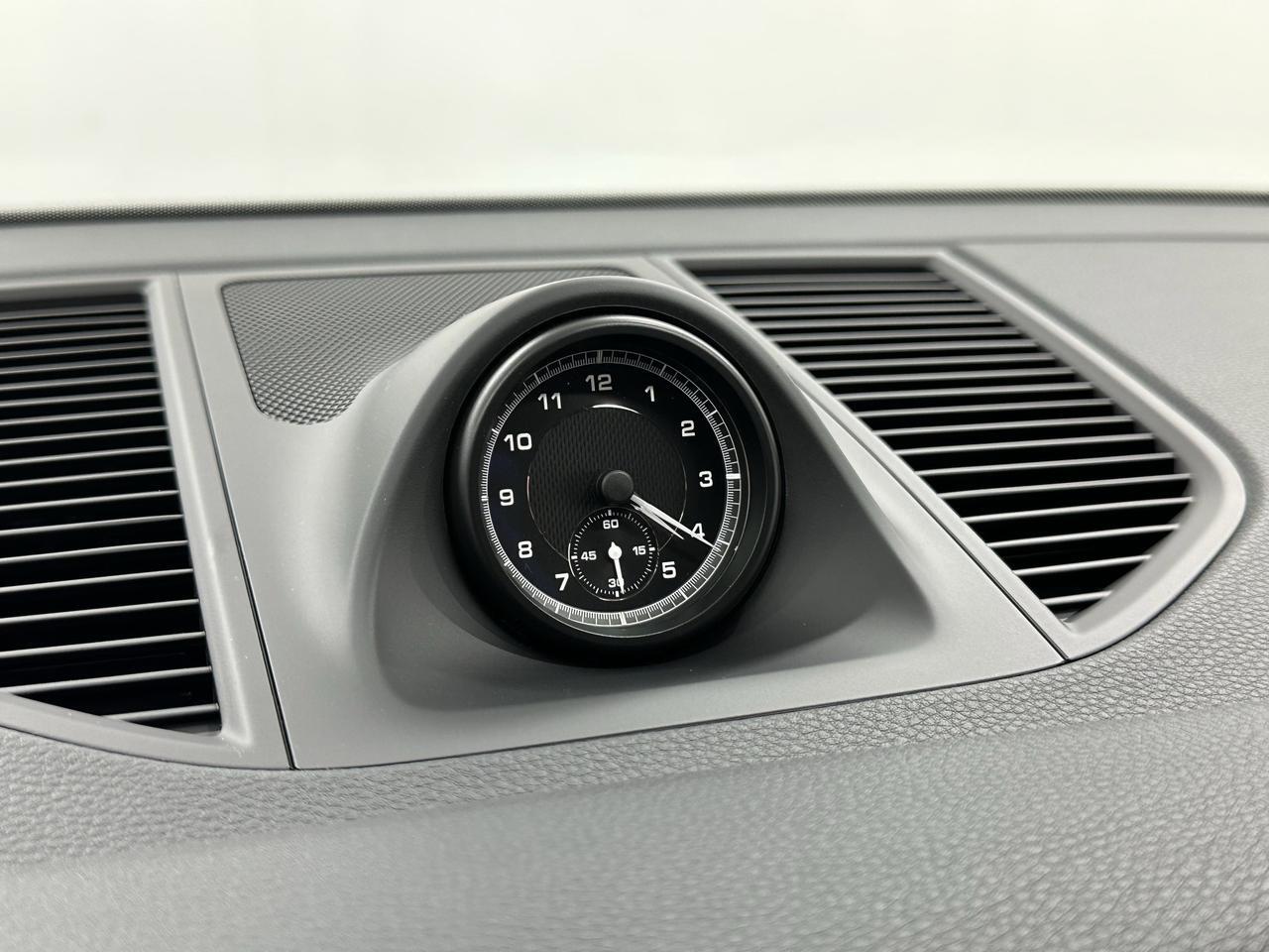 2025 Porsche Macan Newark DE