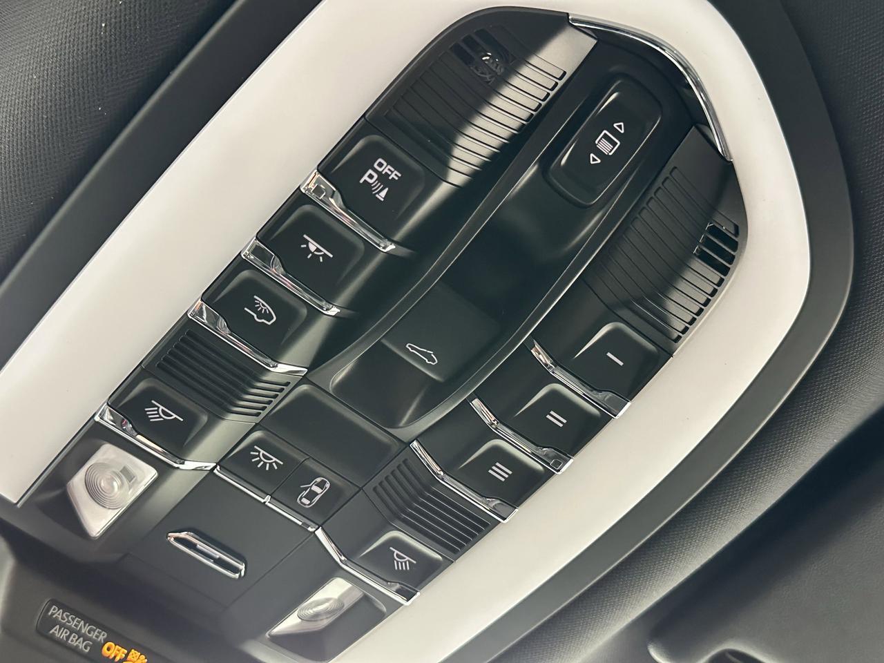 2025 Porsche Macan Newark DE