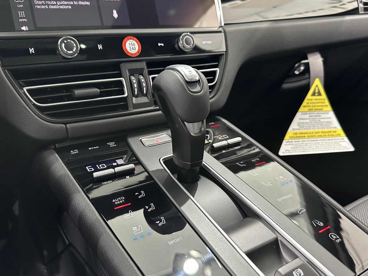 2025 Porsche Macan Newark DE