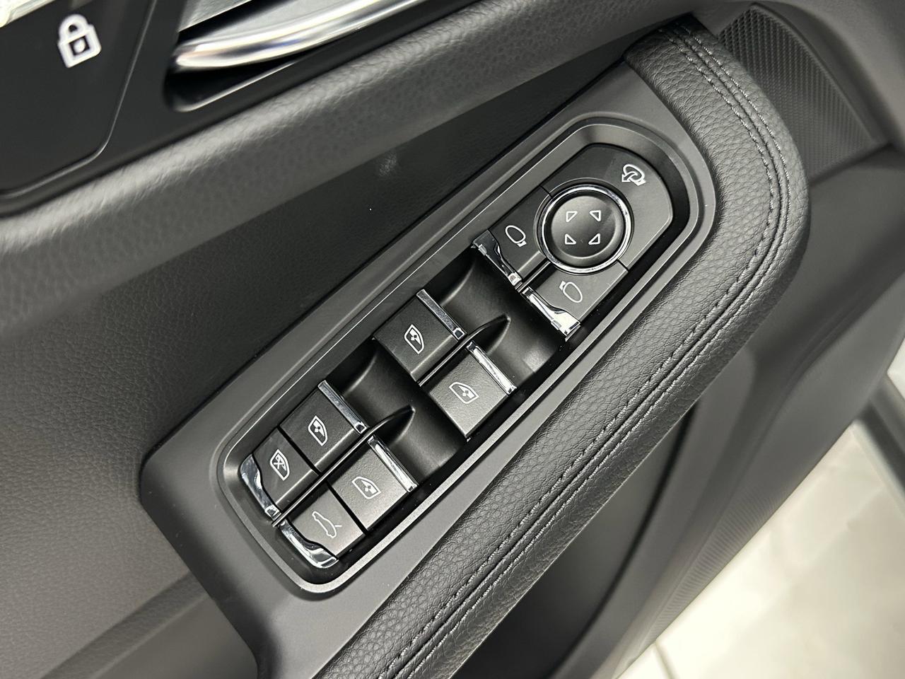 2025 Porsche Macan Newark DE