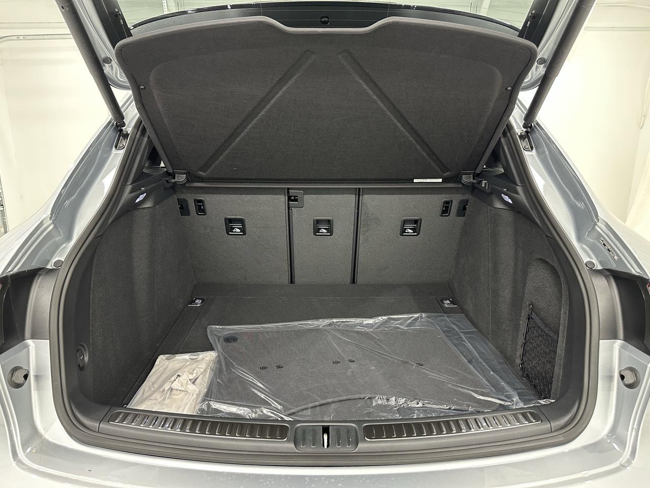 2025 Porsche Macan Newark DE