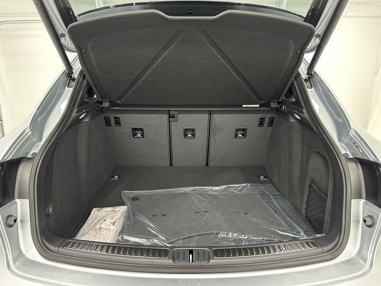 2025 Porsche Macan Newark DE