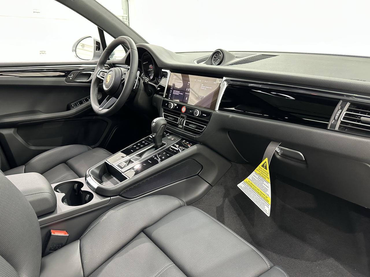 2025 Porsche Macan Newark DE