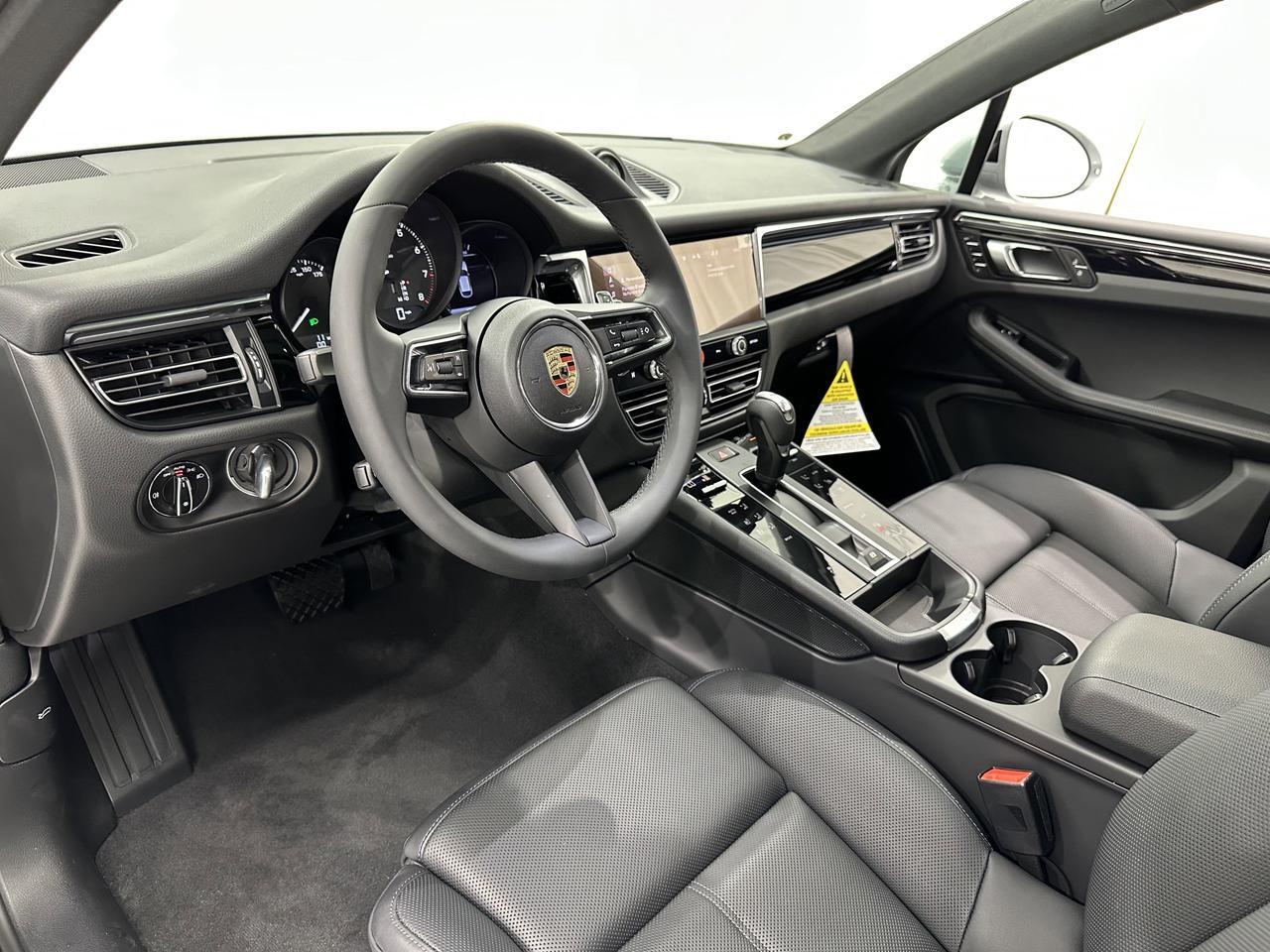 2025 Porsche Macan Newark DE