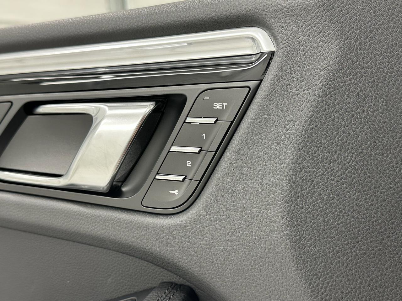 2025 Porsche Macan Newark DE