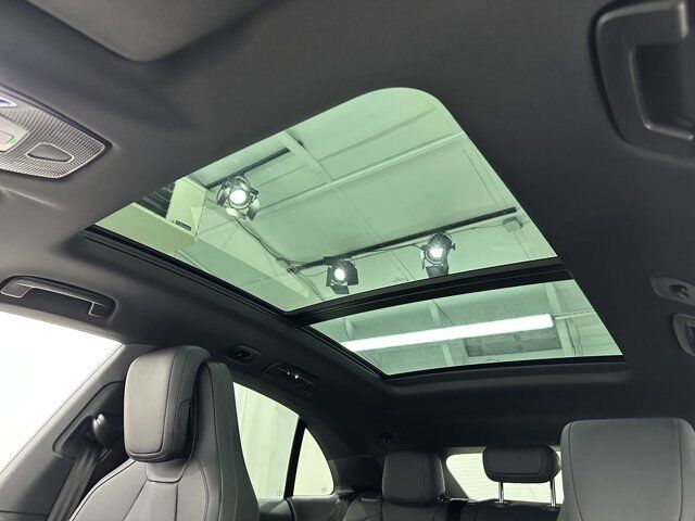 2025 Porsche Macan Newark DE