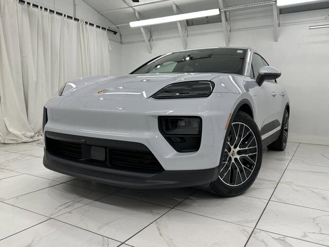 2025 Porsche Macan Newark DE