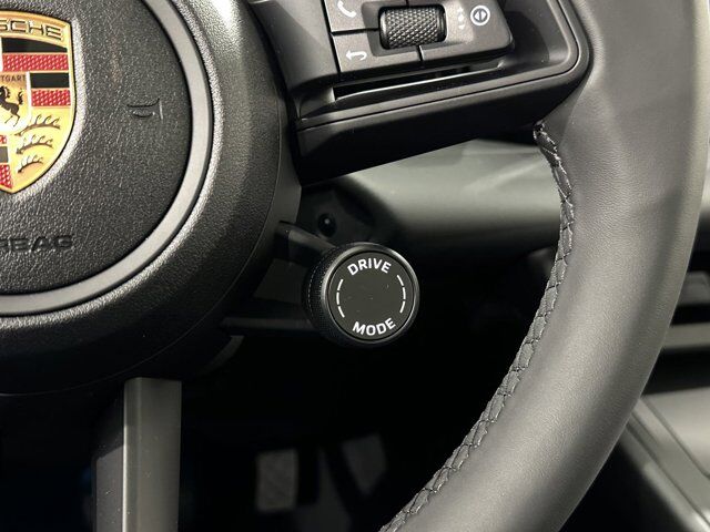 2025 Porsche Macan Newark DE
