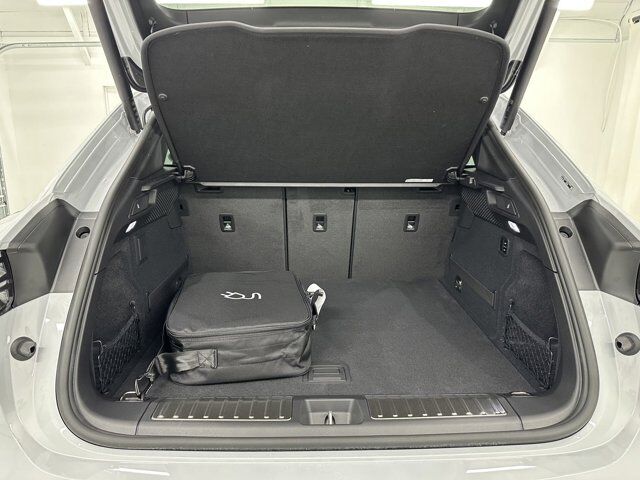 2025 Porsche Macan Newark DE