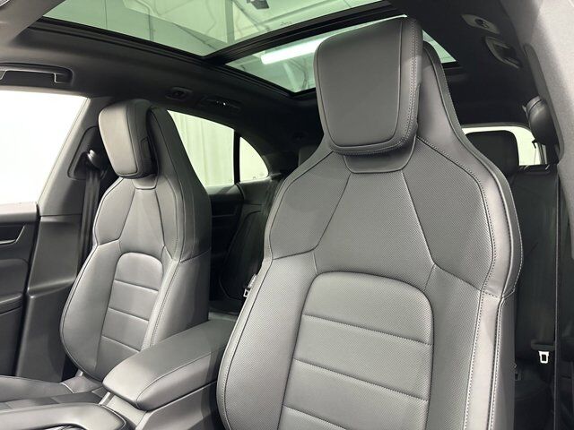 2025 Porsche Macan Newark DE