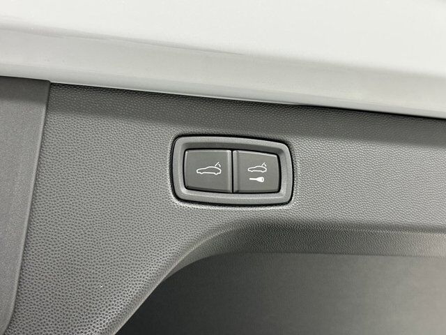 2025 Porsche Macan Newark DE