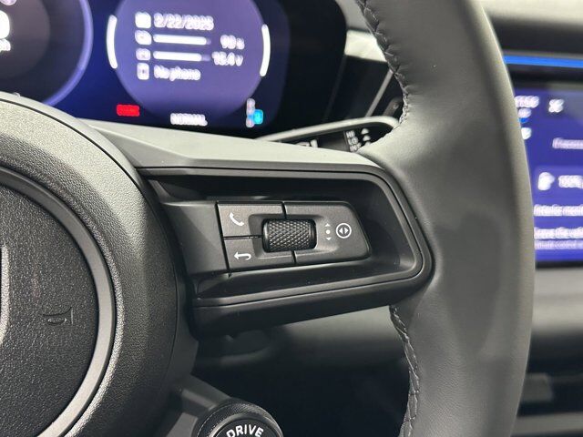 2025 Porsche Macan Newark DE