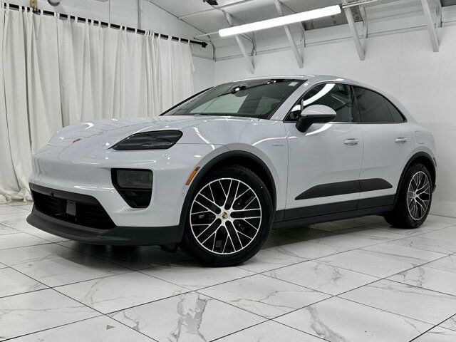 2025 Porsche Macan Newark DE