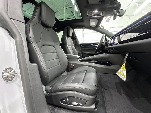 2025 Porsche Macan Newark DE