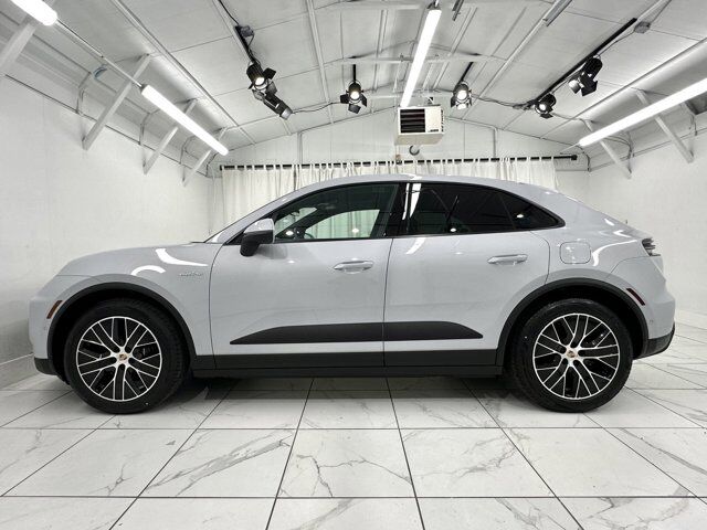2025 Porsche Macan Newark DE