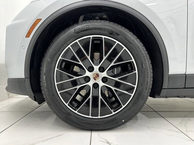 2025 Porsche Macan Newark DE