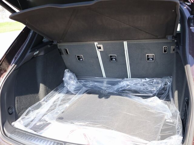 2025 Porsche Macan  Oshkosh WI