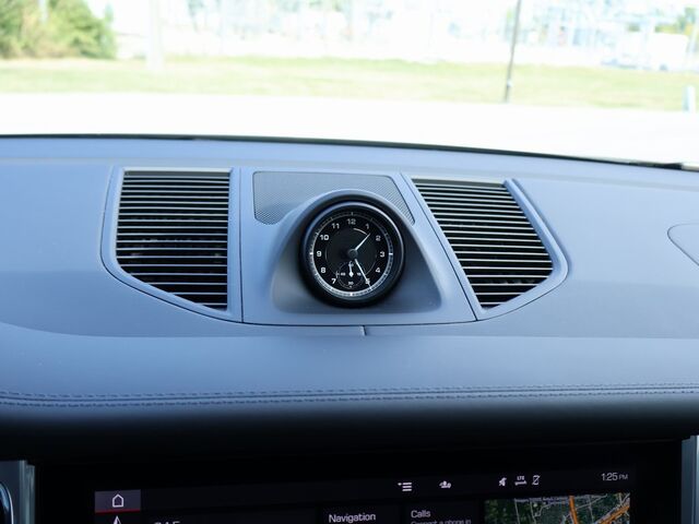 2025 Porsche Macan  Oshkosh WI