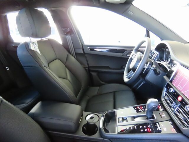 2025 Porsche Macan  Oshkosh WI