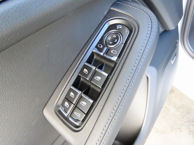 2025 Porsche Macan  Oshkosh WI