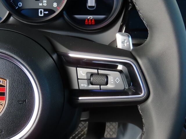 2025 Porsche Macan  Oshkosh WI