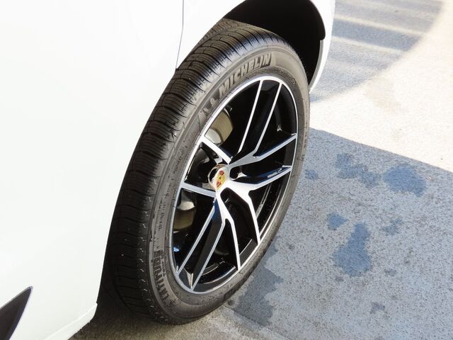 2025 Porsche Macan  Oshkosh WI