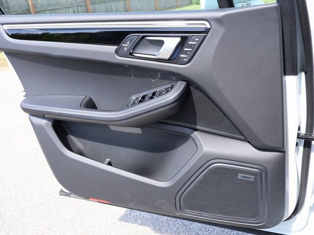 2025 Porsche Macan  Oshkosh WI