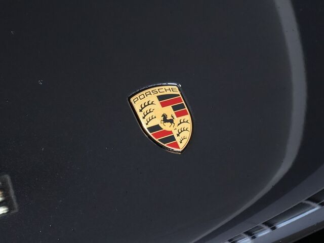 2025 Porsche Macan  Oshkosh WI