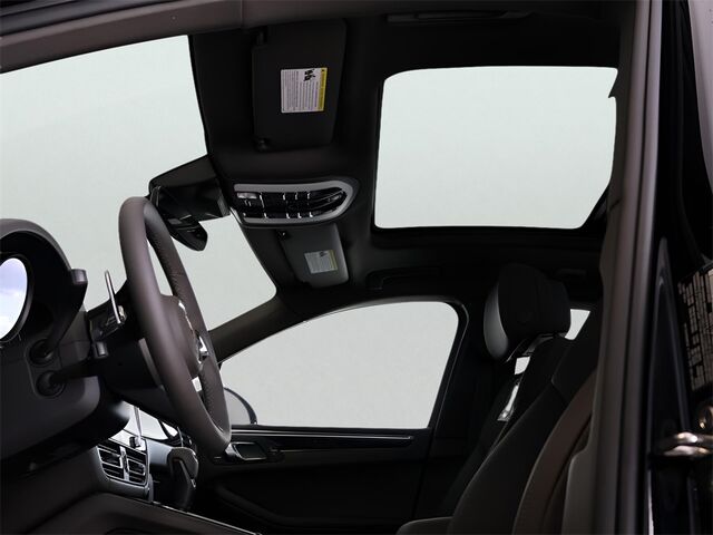 2025 Porsche Macan  Oshkosh WI