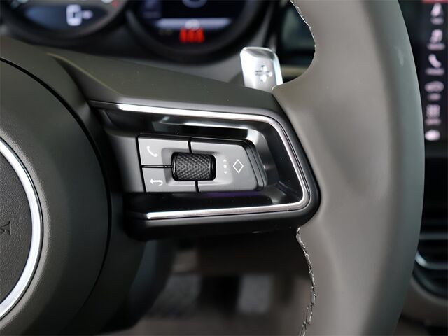 2025 Porsche Macan  Oshkosh WI