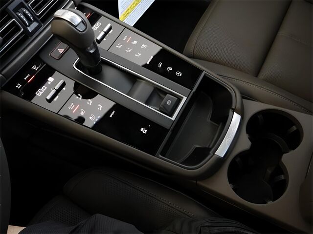 2025 Porsche Macan  Oshkosh WI