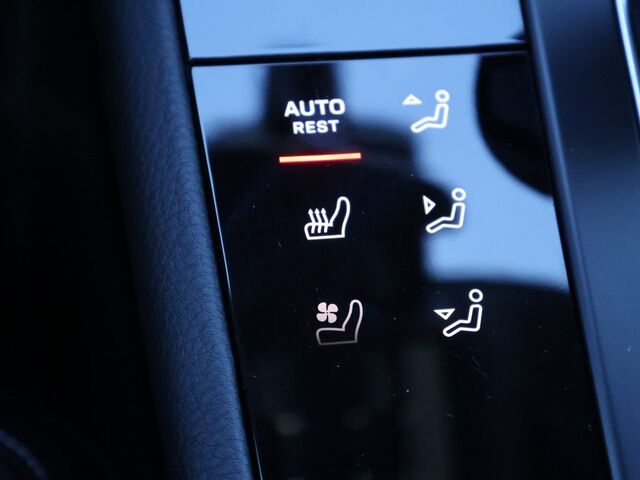 2025 Porsche Macan  Oshkosh WI