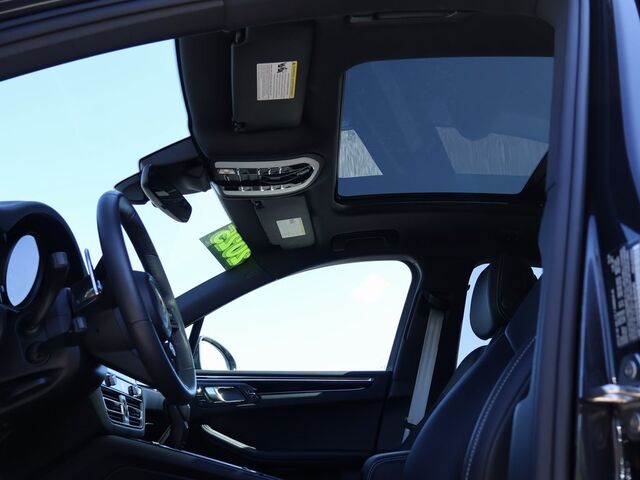 2025 Porsche Macan  Oshkosh WI