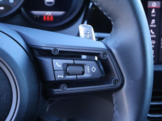 2025 Porsche Macan  Oshkosh WI