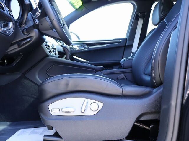 2025 Porsche Macan  Oshkosh WI