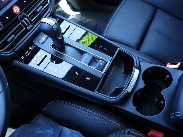 2025 Porsche Macan  Oshkosh WI