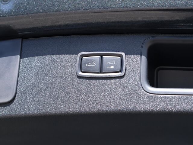 2025 Porsche Macan  Oshkosh WI