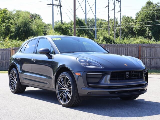 2025 Porsche Macan  Oshkosh WI