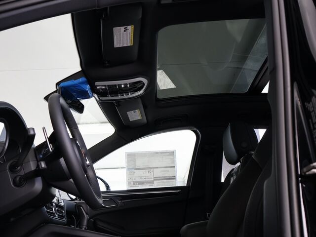 2025 Porsche Macan  Oshkosh WI